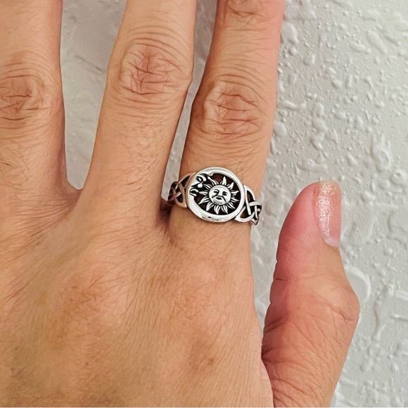Sterling silver Celtic sun and moon ring, sun ring, moon ring, celtic ring - Picture 3 of 11